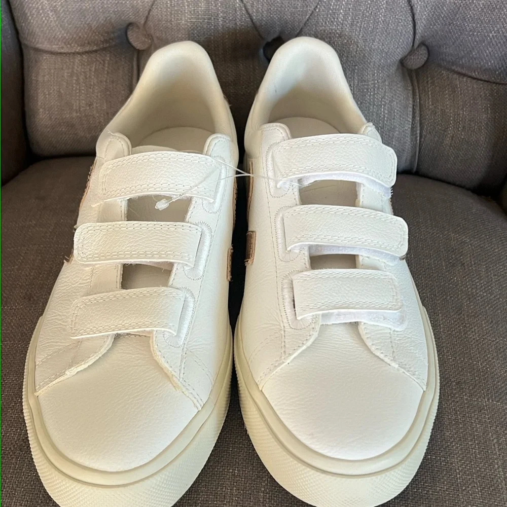 New!Veja Recife leather white Sneakers - Picture 2 of 10